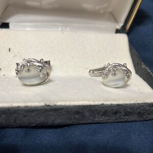 Cuff Links White Stone with Silver Lizard